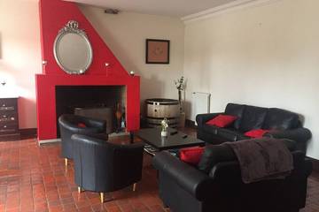 Location de vacances pour 16 personnes, avec terrasse, animaux acceptés à Saint-Magne-de-Castillon