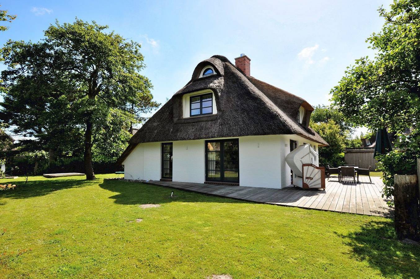 Ferienhaus "Lo's Cottage"- Modernes Reetdachhaus mit Sauna im Garten für 6 Personen in St. Peter-Ording, Eiderstedt