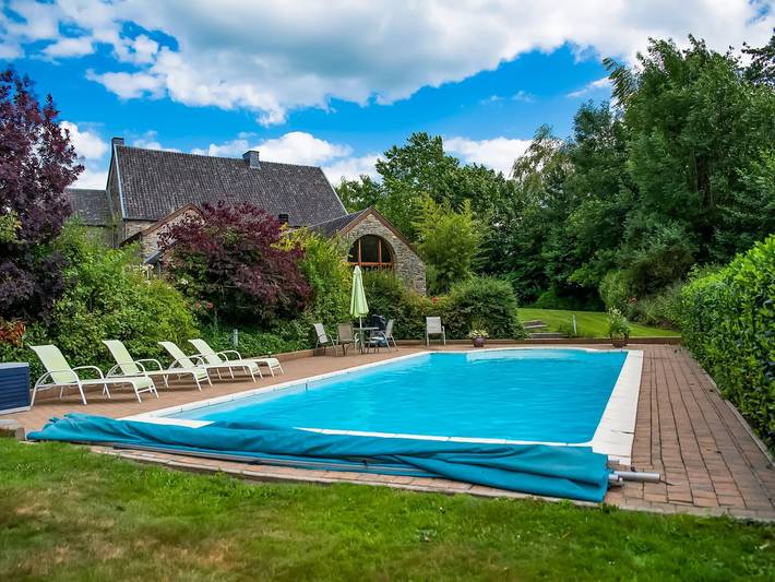 Location de vacances pour 8 personnes, avec Terrasse ainsi que Piscine et Sauna à Aubel