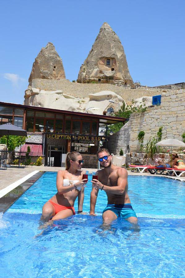 Hotel para 2 personas, con piscina y jardín - 1