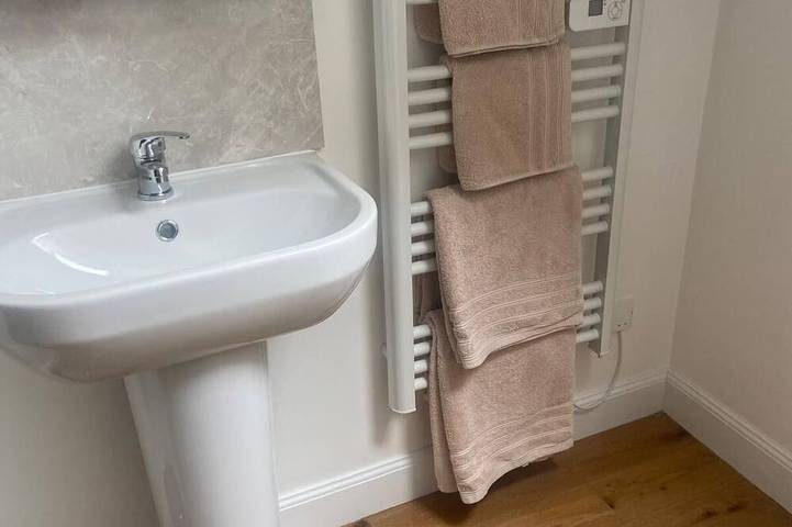 Gîte pour 2 personnes, avec jardin et jacuzzi, animaux acceptés à Plouguenast - 4