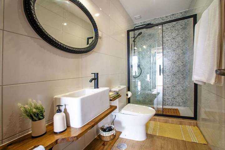 Agréable appartement dans une maison de vacances avec climatisation, WIFI, piscine, TV, terrasse in Paderne, District de Faro