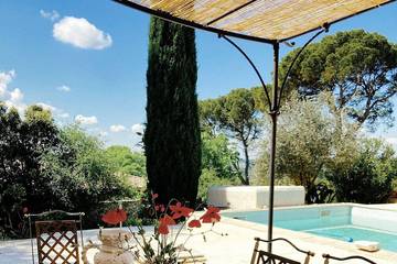 Gîte pour 6 personnes, avec jardin et terrasse à Saint-Maximin (Nimes)