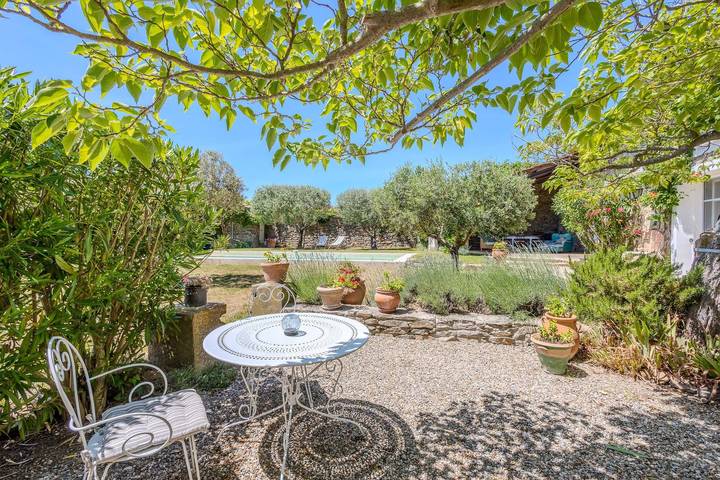 Location de vacances pour 8 personnes, avec piscine et jardin, animaux acceptés à Laure-Minervois - 2