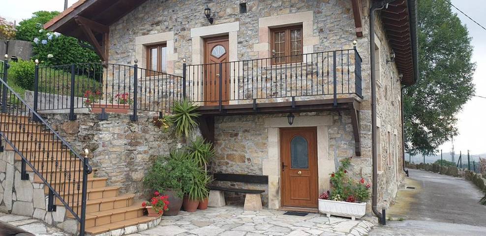 Casa rural para 11 personas, con jardín y vistas en Solórzano