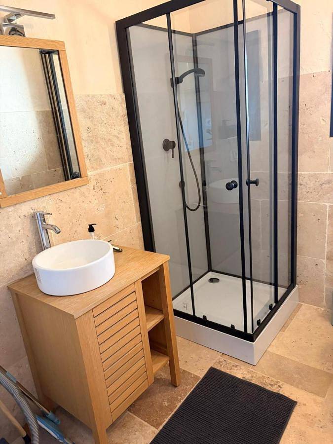 Location de vacances pour 2 personnes, avec jardin ainsi que vue et piscine à Vazerac - 4