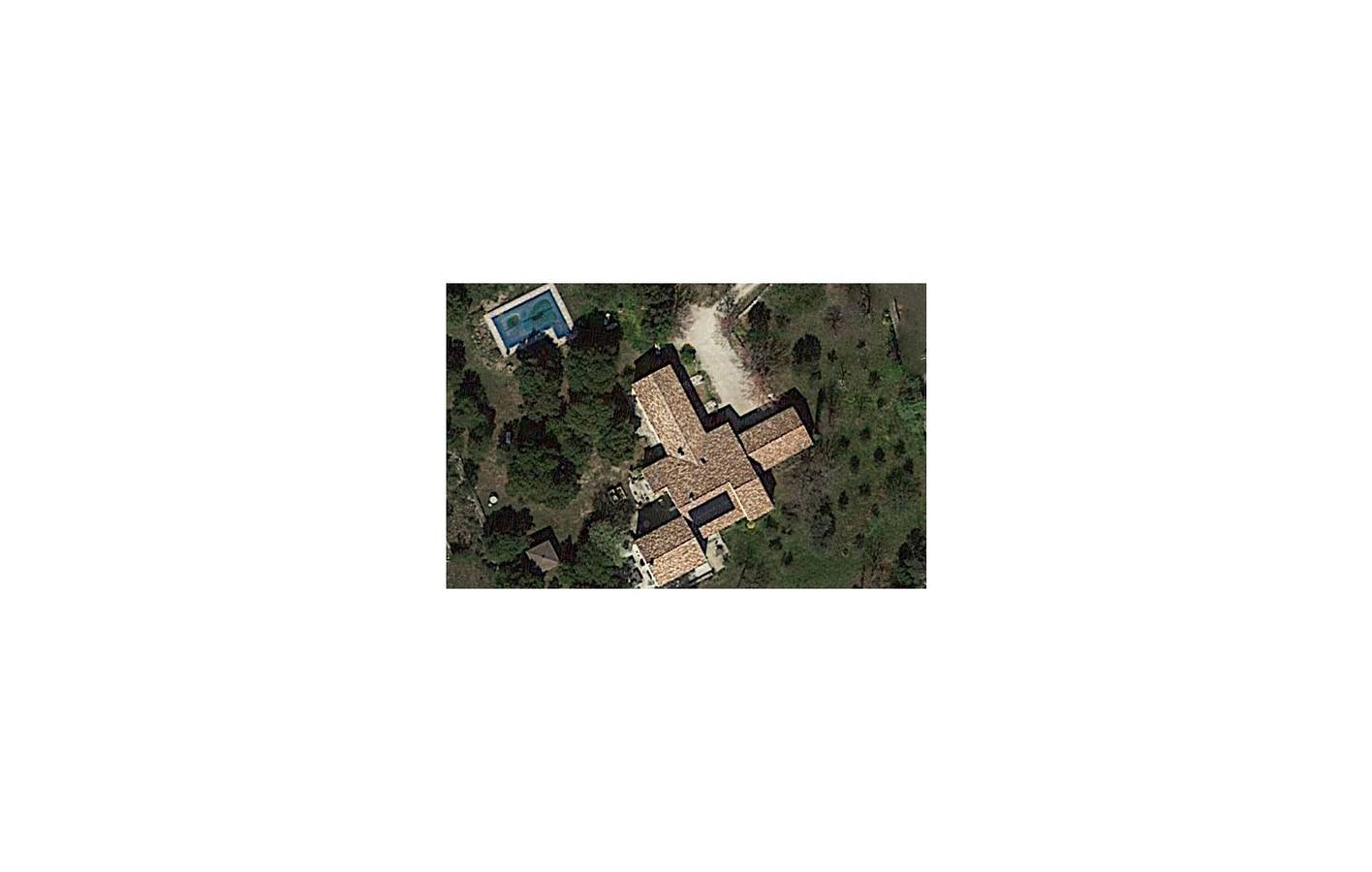 Appartement confortable avec piscine et jardin, à 1,5 km du Beaucet in Venasque, Parc naturel régional du Mont-Ventoux