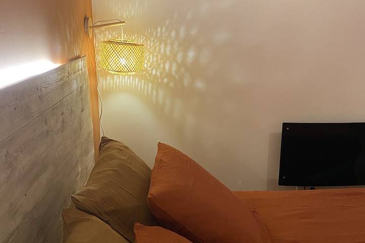 Gîte pour 4 personnes, avec terrasse ainsi que piscine et jardin à Beychac-et-Caillau - 2