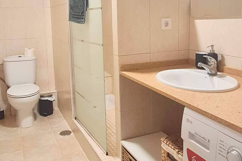 Entire apartment, Casa Maripepa, 2min walk to Benajarafe Beach in Urbanizacion La Esperanza, Vélez-Málaga