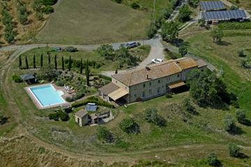 Casa Vacanza per 15 Persone in Pomarance, Riserva Naturale di Monterufoli, Foto 1