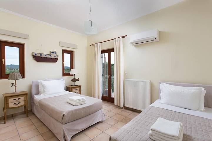 Villa de lujo con piscina privada, pista de tenis y viñedos | Villa Anastasia in Zante