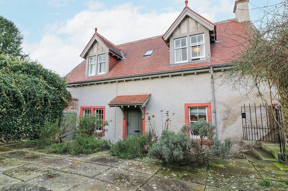 Harmony Cottage - Harmony Gardens, pet friendly in Melrose in Melrose, Scottish Borders