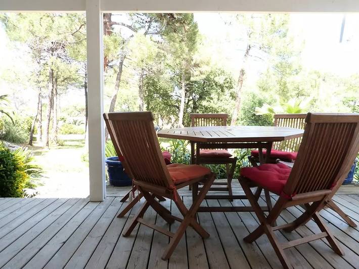 Location de vacances pour 6 personnes, avec piscine et jardin à Gassin - 4