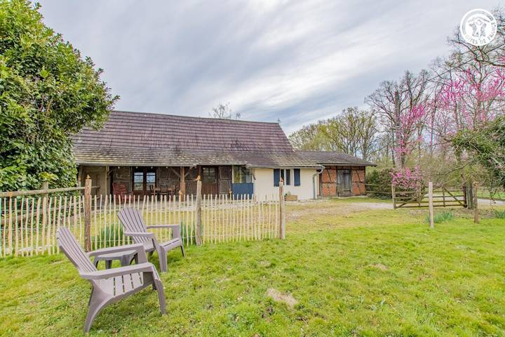 Gîte pour 4 personnes, avec jardin, animaux acceptés à Dampierre-en-Bresse