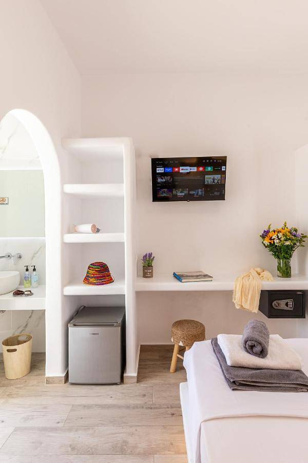Alexandra Suites - Mykonos Port in Tourlos (Mykonos), Mykonos