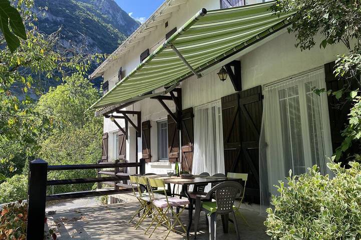 Location de vacances pour 10 personnes, avec jardin, animaux acceptés à Niaux