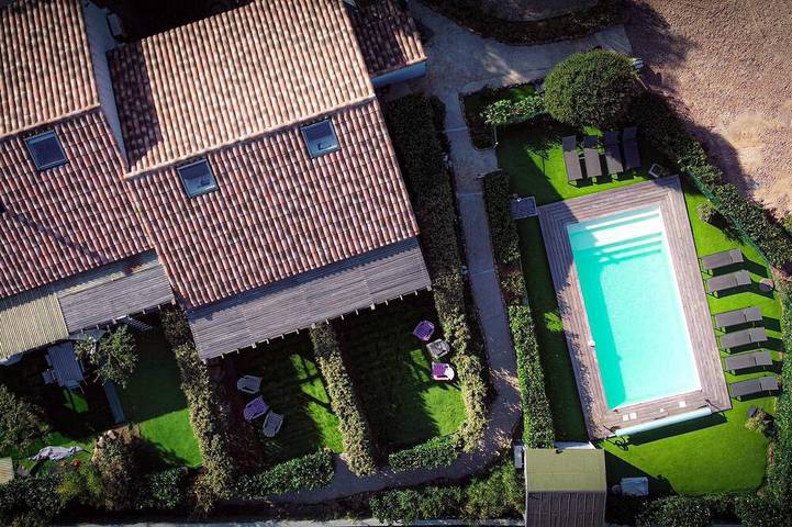 Villa pour 4 personnes, avec piscine ainsi que terrasse et jardin à Porto-Vecchio
