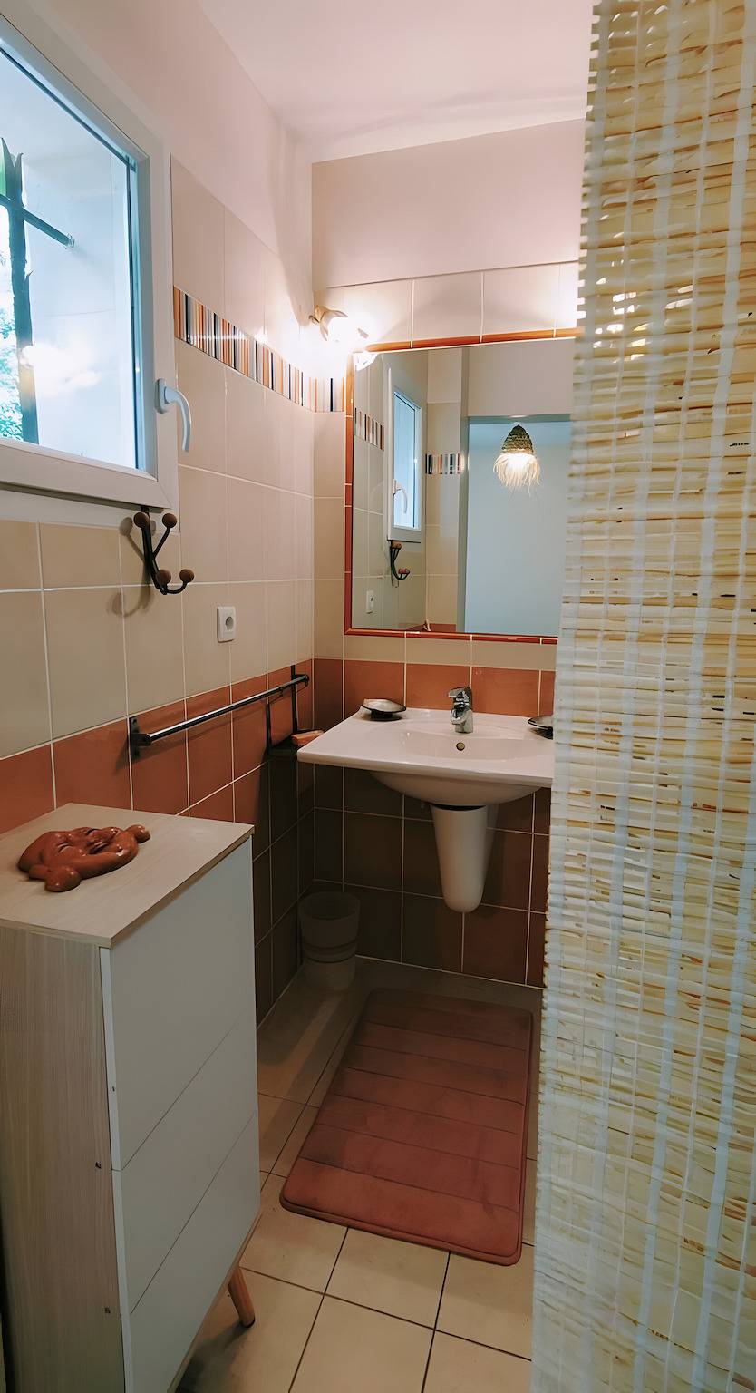 Ganze Wohnung, T2-Apartment im Erdgeschoss mit Außenbereich in Gap, Gap und Umgebung