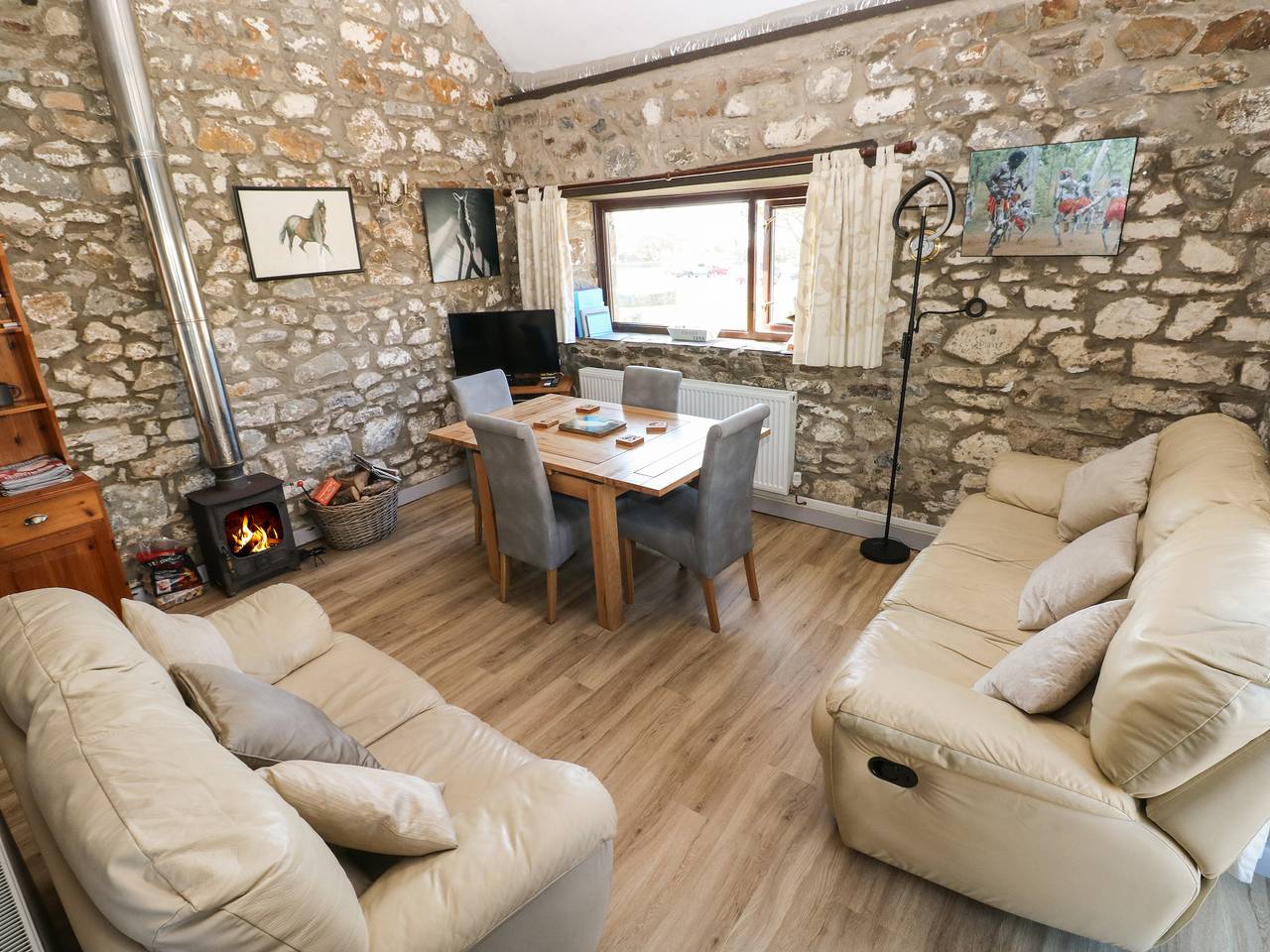 Corner Cottage in Broad Haven, Pembrokeshire