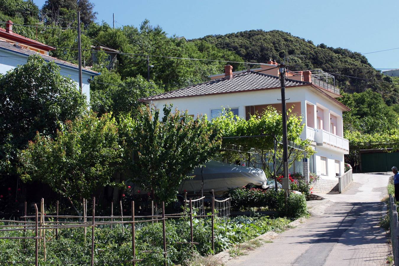 Ganze Wohnung, 1-Zimmer-Ferienwohnung mit Terrasse und Meerblick Supetarska Draga - Donja, Rab -b in Supetarska Draga, Rab