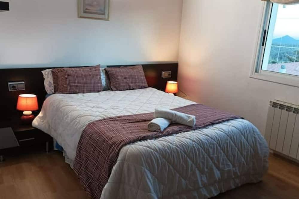 Casa Chalet Villa a solo 30 minutos playa y barcelona in Corbera de Llobregat, Interior de Barcelona