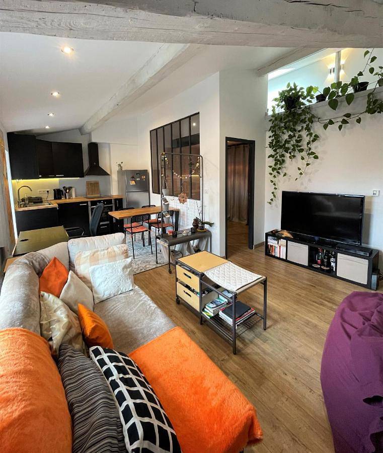 Appartement entier, T2 de 40 m2 - facile d’accès, lumineux et au calme in Saint-Genest-Lerpt, Loire