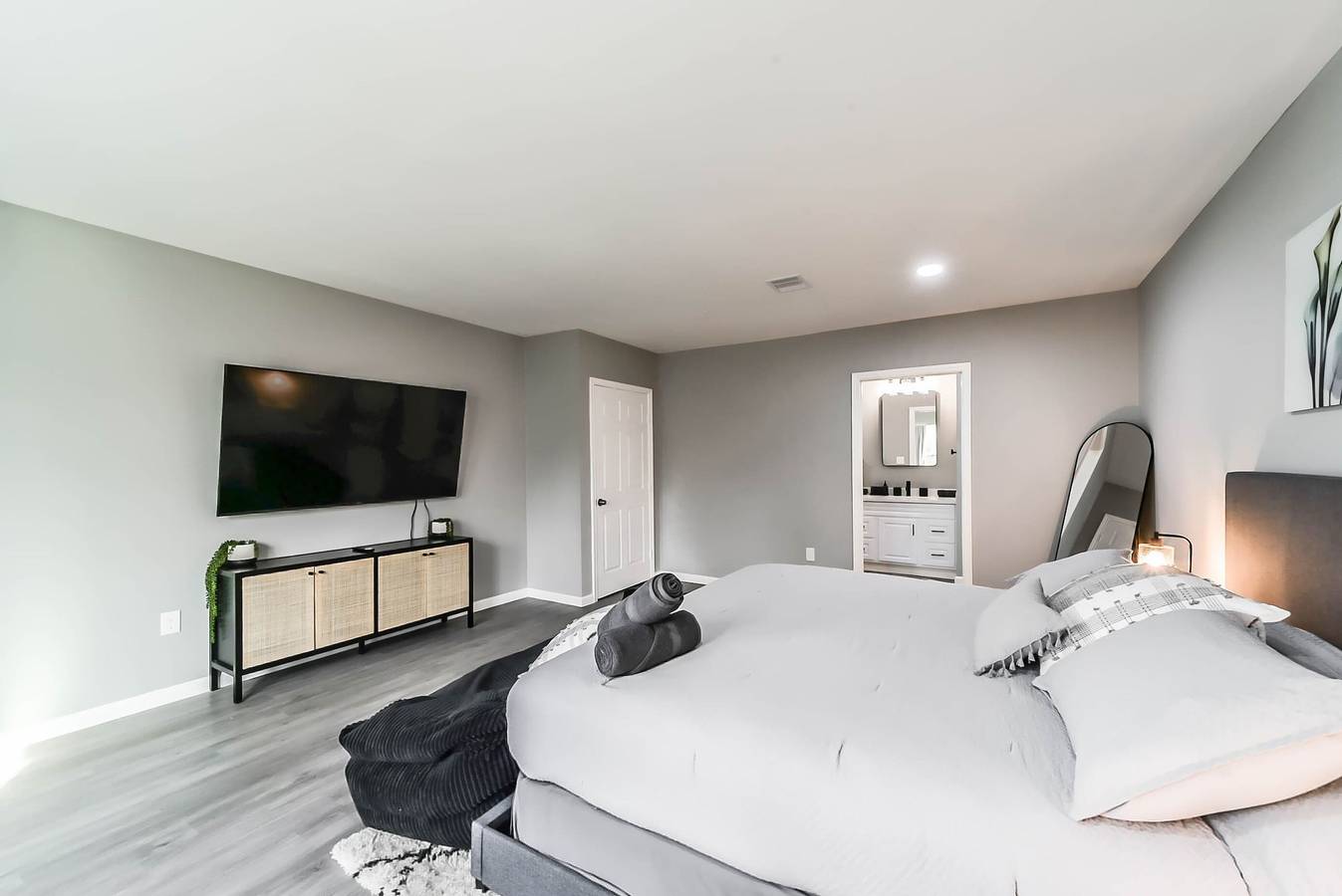 Comfy 5Br Home Hot Tub 10min from Ngr Stadium in Houston, Harris County