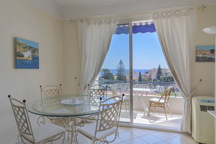 Location de vacances pour 4 personnes, avec Terrasse à Beaulieu-sur-Mer