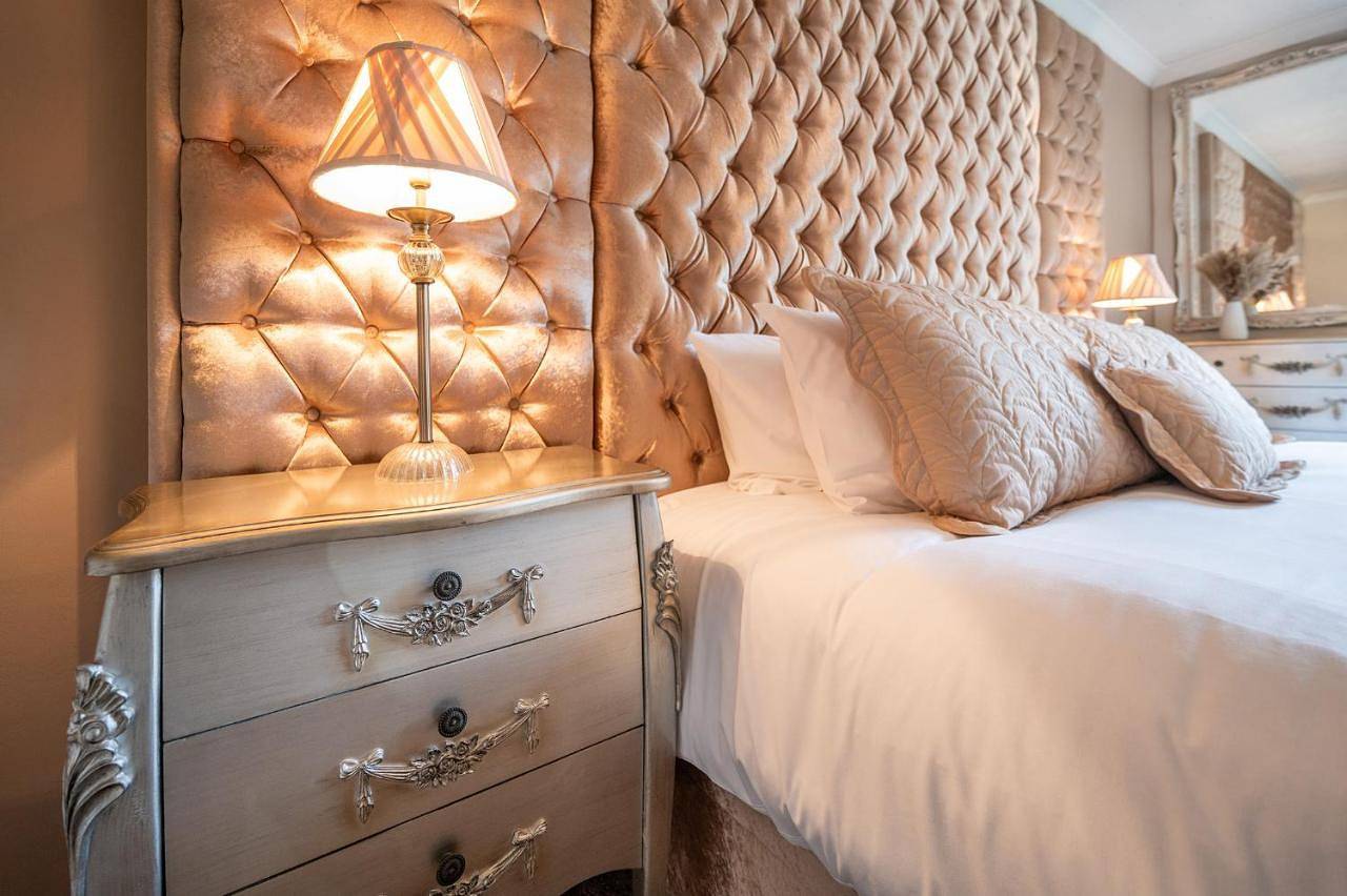 Entire apartment, Superior Apartment in Windsor, Berkshire