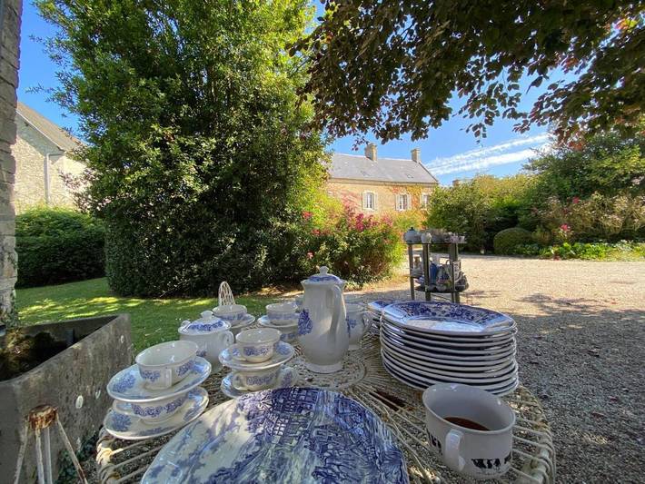 Location de vacances pour 2 personnes, avec vue ainsi que piscine et jardin à Longueville - 3