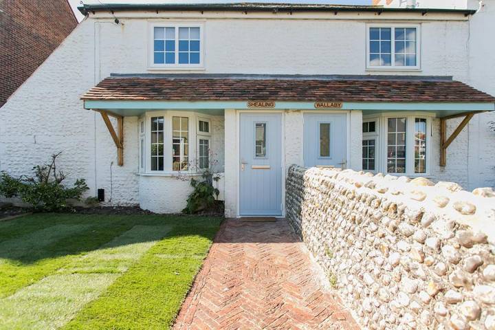 Cottage for 5 people, with Terrace and Garden as well as View in East Wittering