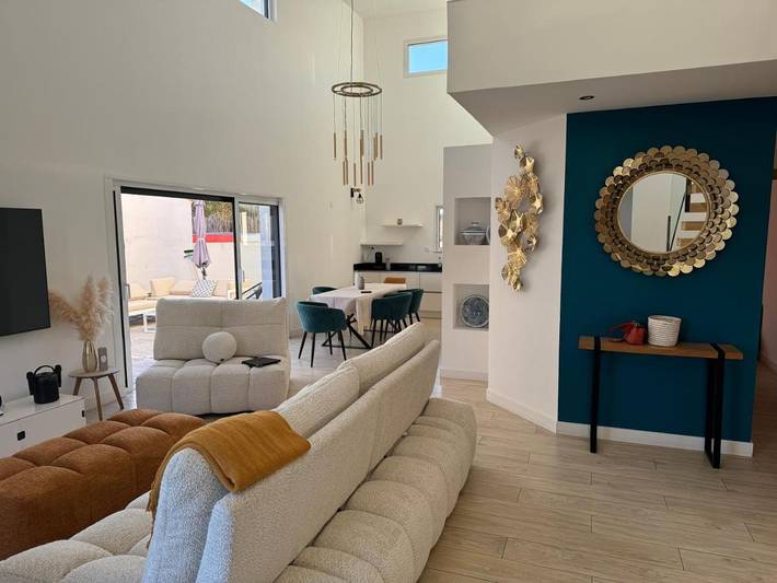 Location de vacances pour 8 personnes, avec piscine ainsi que jardin et vue à Saleilles - 4