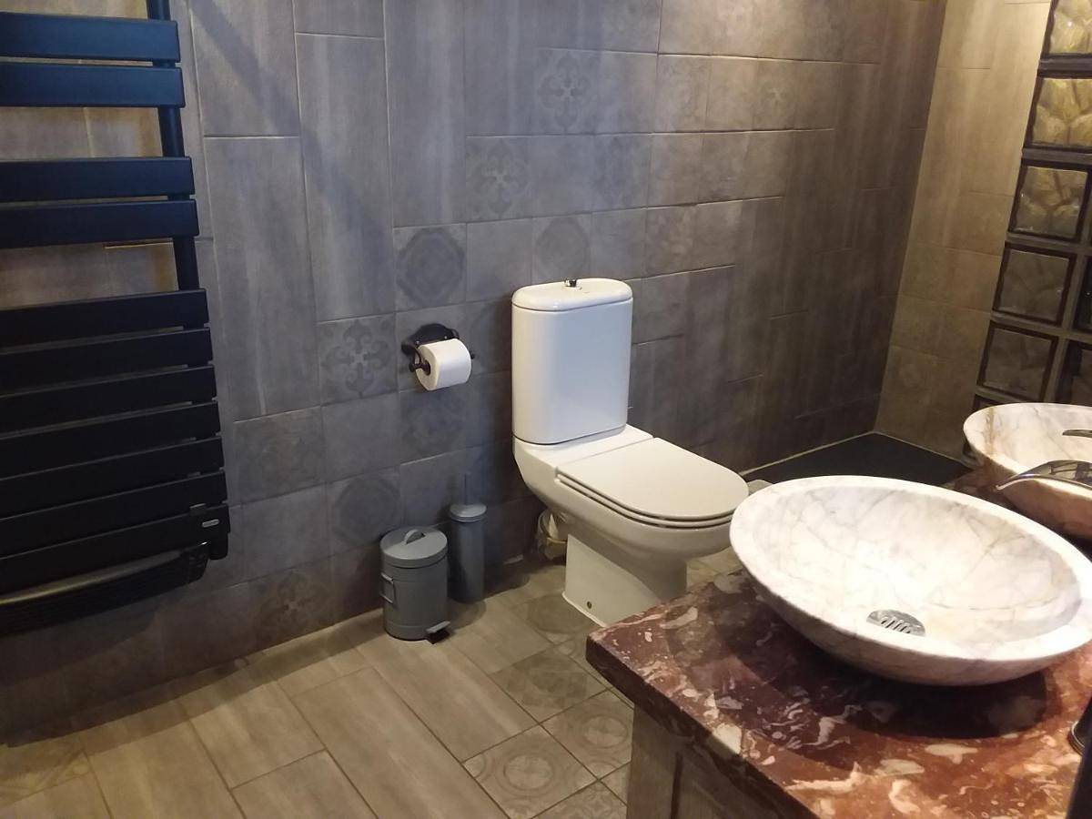 Chambre pour 2 personnes avec salle de bain privée in Tourves, Région de Brignoles
