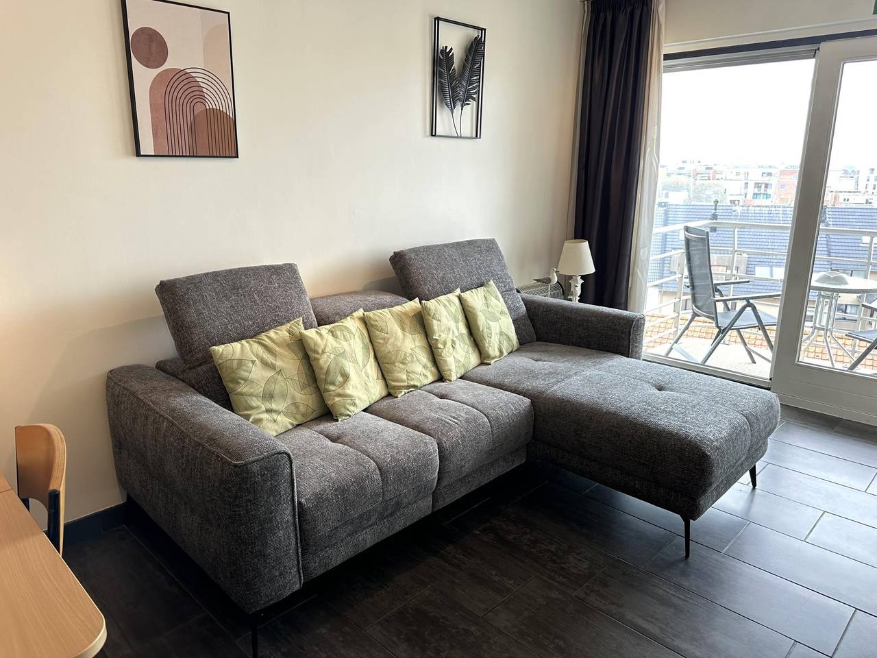 Entire apartment, Sunny apartment with sea-views in Blankenberge, Belgian Coast