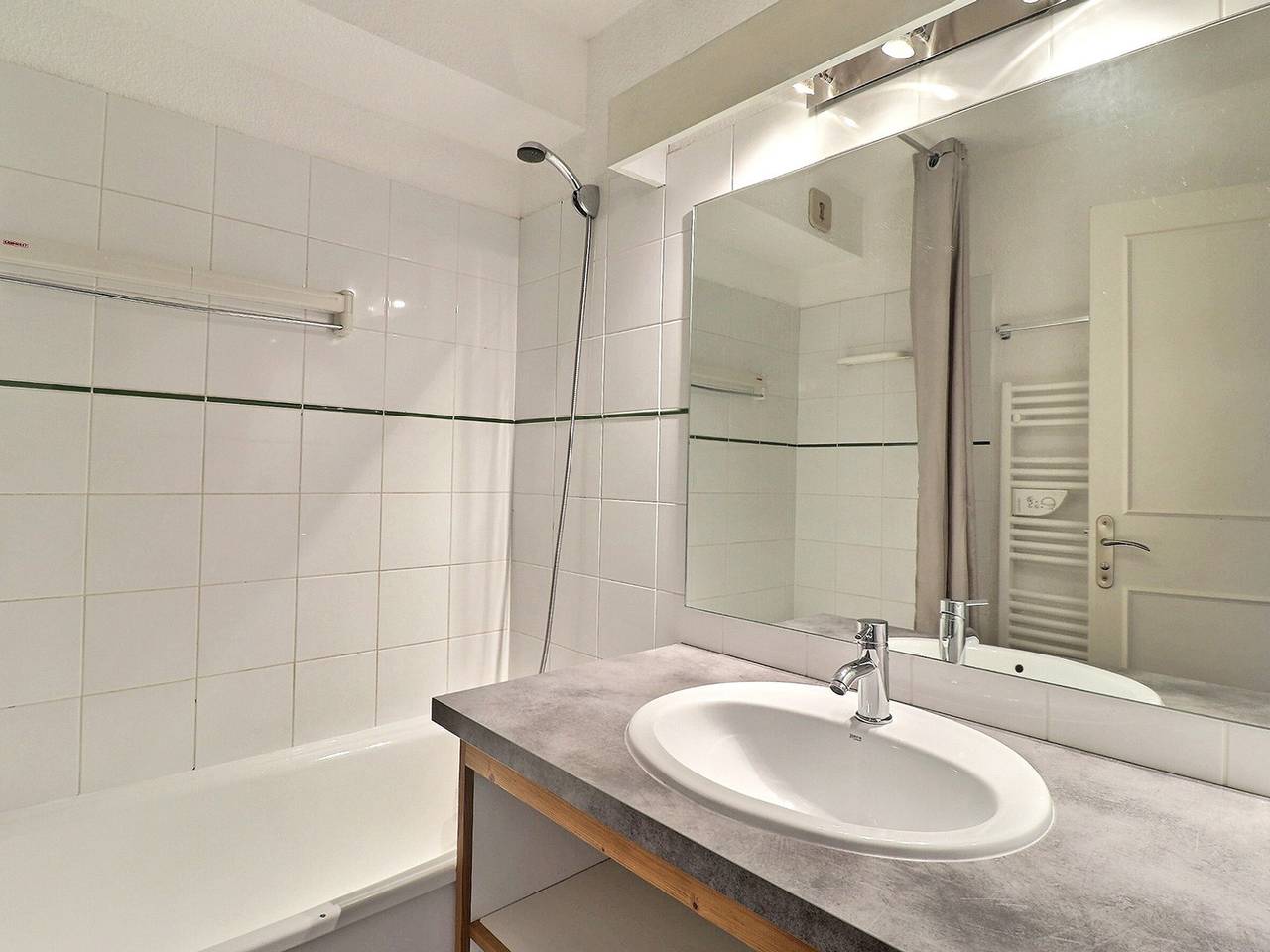 Appartement entier, Appartement La Tania 4 pers, skis aux pieds, 2 pièces, balcon, résidence Grand Bois A in La Tania, La Perrière