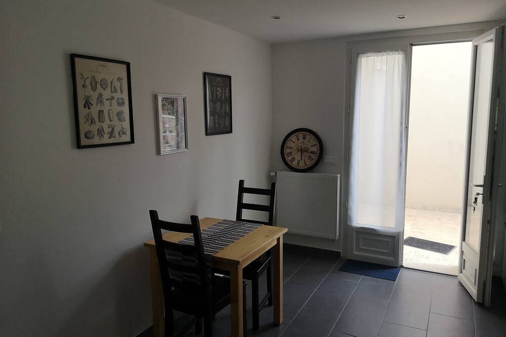 Geheel appartement, Large vacation apartment in Forcalquier, Parc naturel régional du Luberon