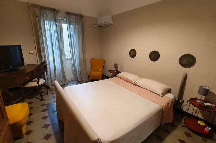 Appartamento intero, Retroetnea - Retro-style Apartment in historic center with 2 connecting bedrooms in Catania, Catania e dintorni