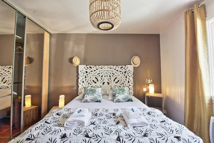 Location de vacances pour 6 personnes, avec jardin et piscine à Langlade - 2