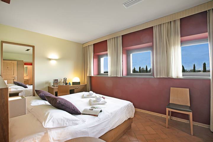 Hotel für 2 Personen, mit Pool, kinderfreundlich in Desenzano del Garda