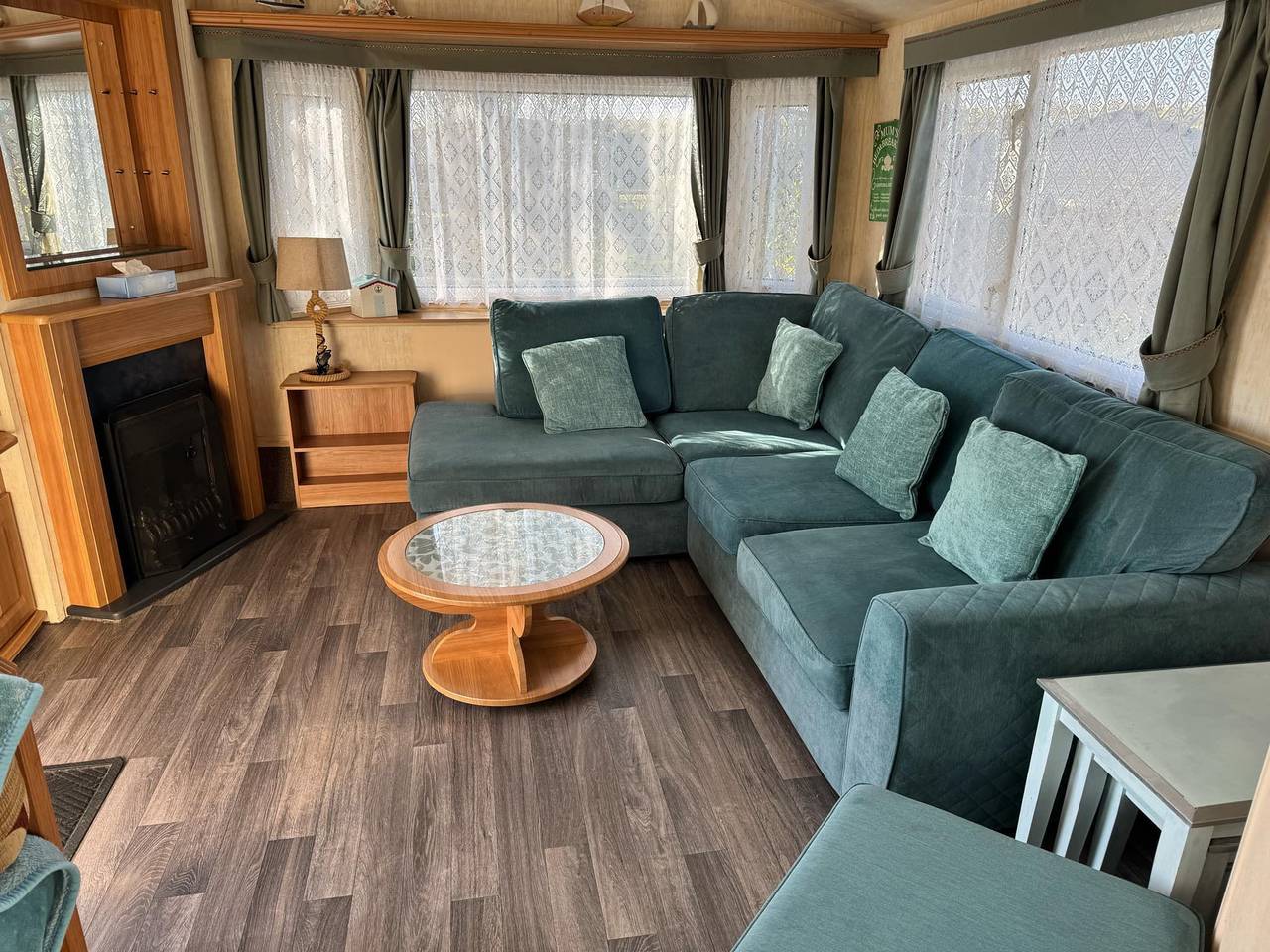 Family Caravan - Sleeps 6 - Pets allowed - Pool in Heacham, Norfolk Coast