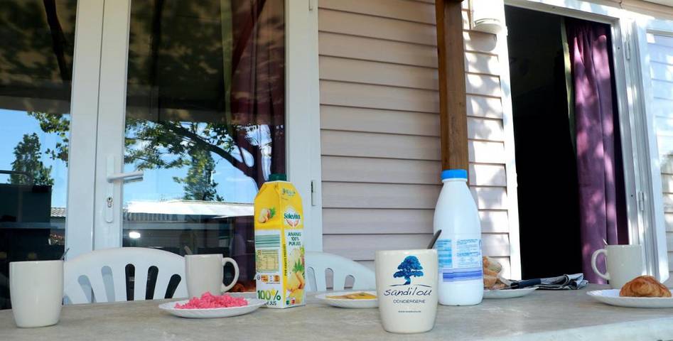 Camping pour 6 personnes, avec terrasse à Sigean - 4