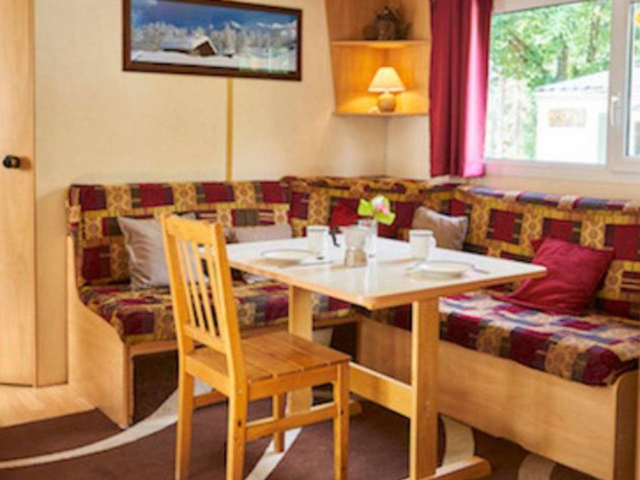 Komfortables Mobilheim mit Terrasse für 4 Personen in Séez, Albertville und Umgebung