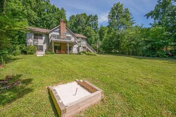 Vacation House for 14 Guests in Lake Anna, Spotsylvania County, Picture 2