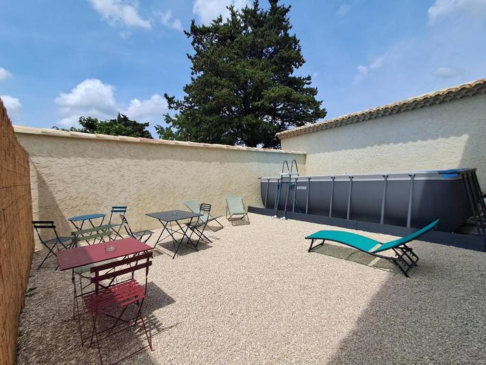 Appartamento intero, Appartamento 'Chez Vero & David - Piscina' con Piscina Privata, Wi-Fi e Aria Condizionata in Suze-la-Rousse, Nyons e dintorni