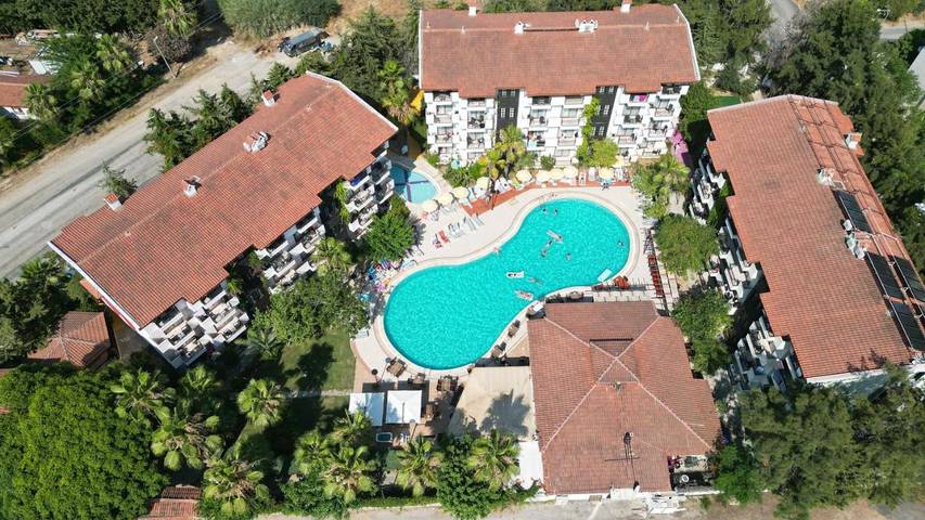 Appart’hôtel pour 2 personnes, avec vue et piscine ainsi que jardin et sauna - 1