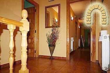 Hotel para 3 personas, con vistas además de terraza y jardín en Provincia de Burgos - 2