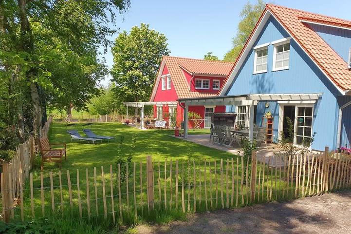Ferienhaus für 10 Personen, mit Terrasse und Garten sowie Sauna in Wiefelstede