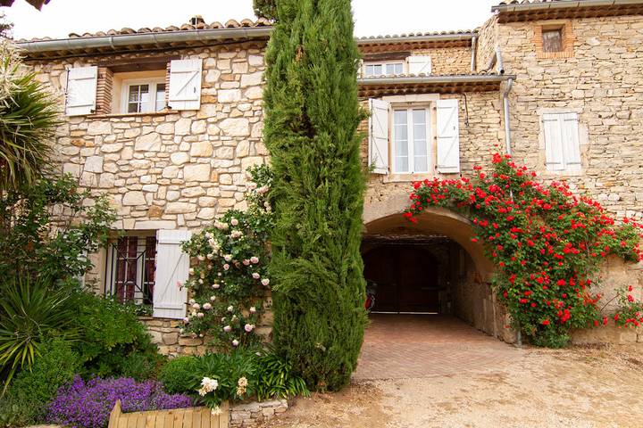 Chambre d’hôte pour 4 personnes, avec piscine et jardin dans le Gard - 4