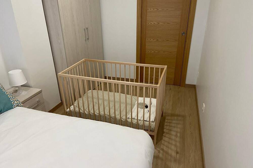 Entire apartment, Sophie Apartments 'Grande' with Private Terrace and Wi-Fi in Burela, Galician Coast