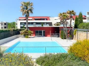 Gîte pour 4 personnes, avec terrasse ainsi que vue et piscine à Montferrier-sur-Lez